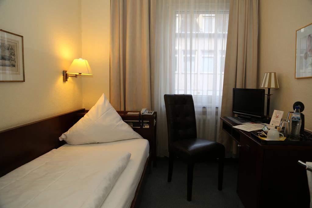 Hotel Loehndorf Bonn Kamer foto